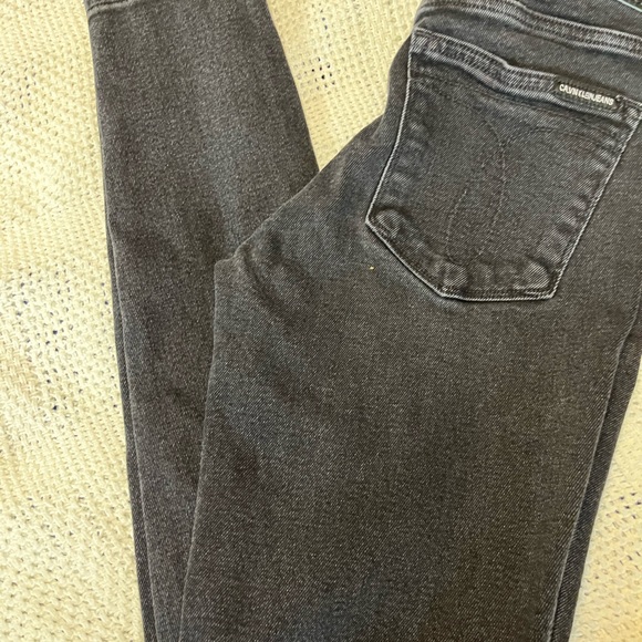 Calvin Klein 26 x 30 black jeans‎ - Picture 1 of 6